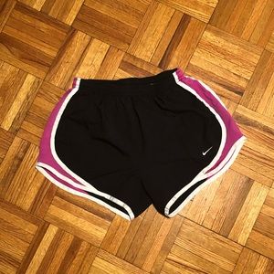 Black Nike women’s turbo running shorts